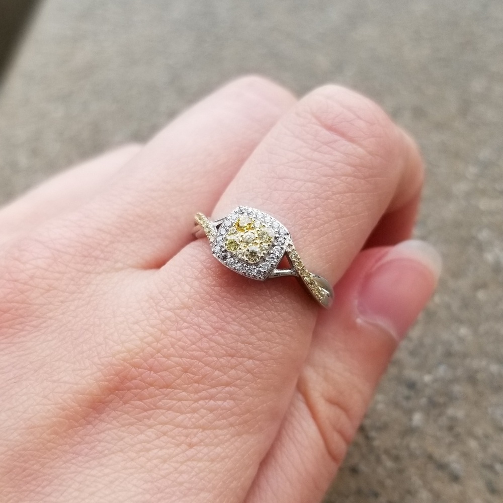 Two Tone 18kt Gold and Silver Ring - Picture 2 of 6